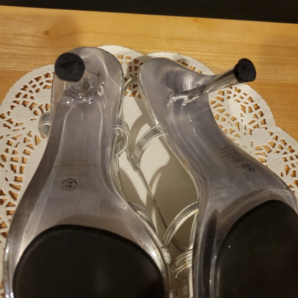 NIB Jacqueline Ferrar Shoes Woman's 7.5M Silver High Heels Party Shoes - Picture 4 of 12